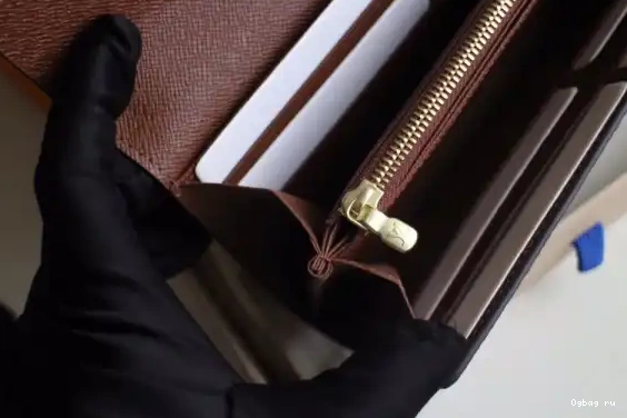 SARAH WALLET LOUIS VUITTON 0529